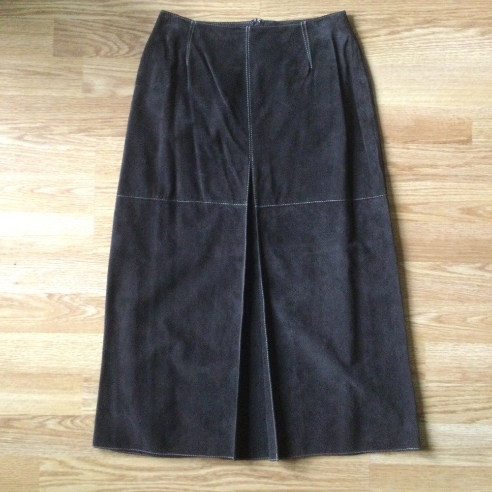 Classifies Entier  Brown Genuine Suede Skirt ( size tag petite 0 )